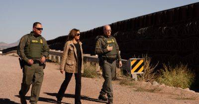 Kamala Harris - Donald J.Trump - Southern - Harris, at the Border, Shows Democrats’ Hard-Line Evolution on Immigration - nytimes.com - Usa - state Arizona - county Douglas