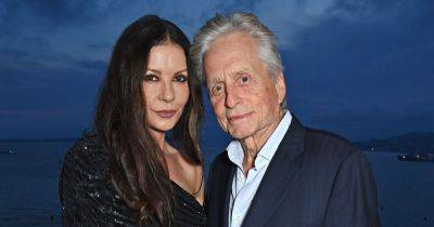 Kimberley Richards - Michael Douglas - Catherine Zeta-Jones Pokes Fun At Her Racy Photo Celebrating Husband Michael Douglas - huffpost.com - county Jones