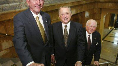 Former Tennessee Gov. Winfield Dunn, who left dentistry to win as a first-time candidate, dies at 97