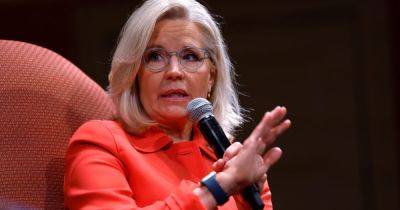 Former GOP Rep. Liz Cheney Endorses Kamala Harris For President